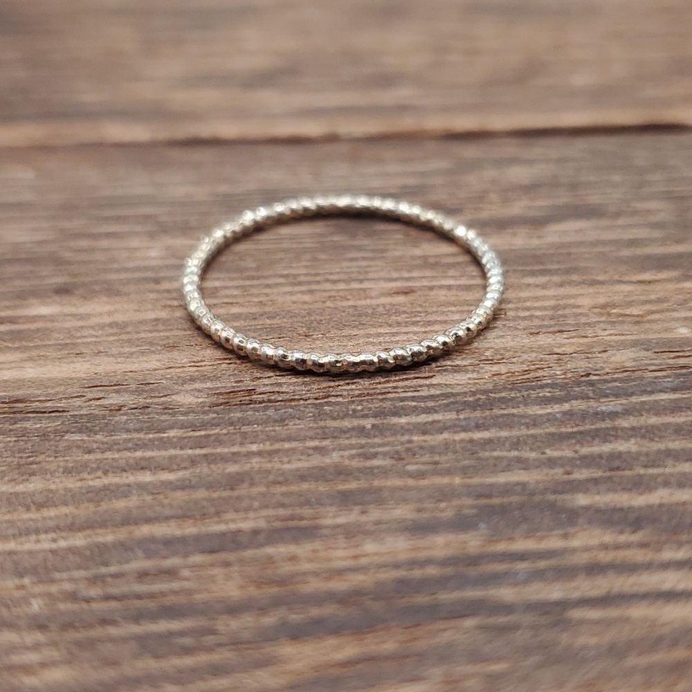 Size‎ 8.5 R542 gold tone spackled ring